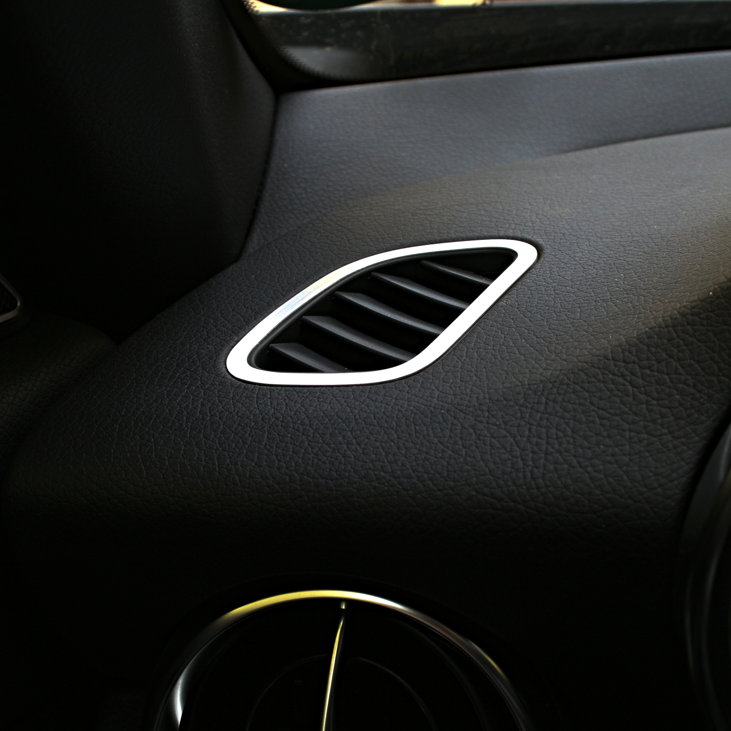 R172-003 :: Zierrahmen Defroster 2st.